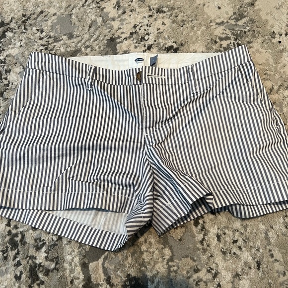 Old Navy Shorts Size 6 Womens. - Picture 1 of 2